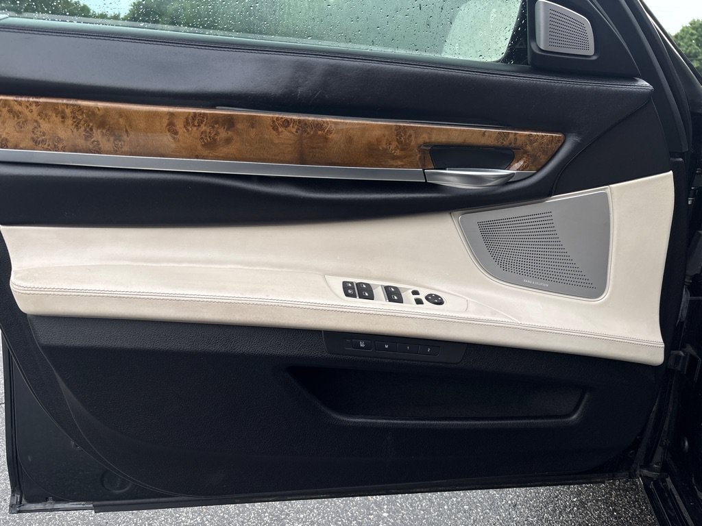 Used 2014 BMW 750Li RWD image 10