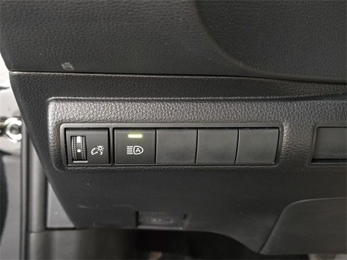 Used 2022 Toyota Corolla LE image 38