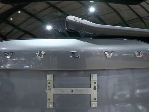 Used 2020 Volvo XC90 T5 Momentum w/ Protection Package Premier image 23