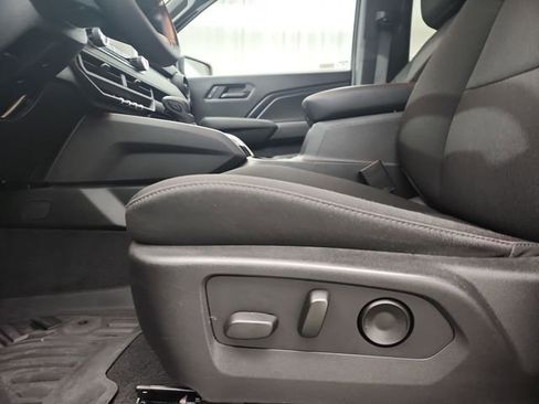 Used 2024 Chevrolet Colorado Trail Boss w/ Technology Package image 17