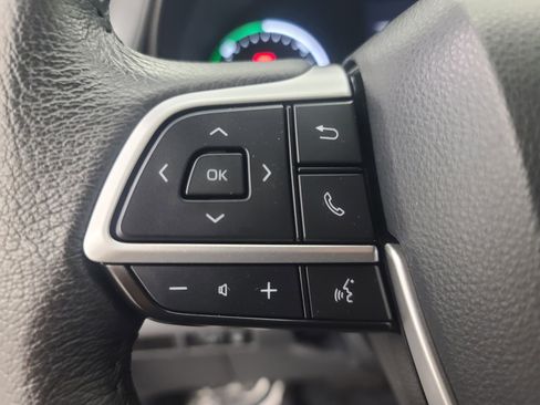 Used 2024 Toyota Sienna XLE image 29