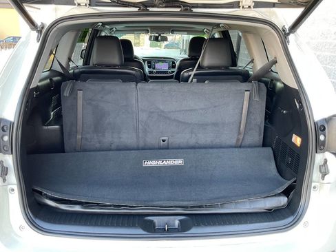 Used 2015 Toyota Highlander XLE image 39