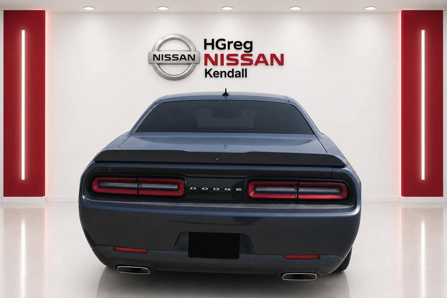 Used 2016 Dodge Challenger SRT w/ Technology Group RWD image 6