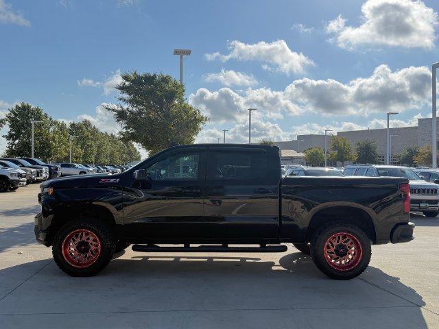 Used 2020 Chevrolet Silverado 1500 LT Trail Boss w/ Midnight Edition AWD/4WD image 8