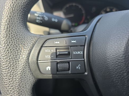 Used 2024 Honda HR-V LX image 16