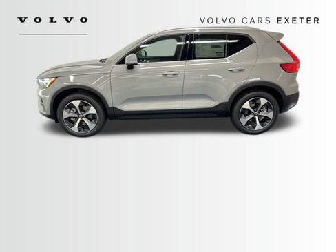 New 2025 Volvo XC40 B5 Core w/ Protection Package Premier image 4