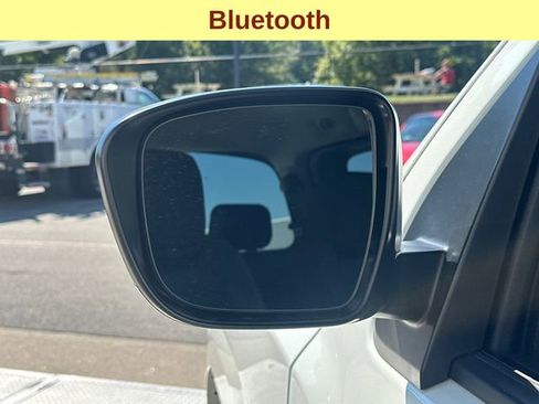 Used 2025 Nissan Frontier SV image 8