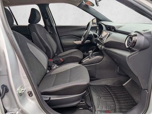 Used 2019 Nissan Kicks SV w/ Exterior Package FWD image 18