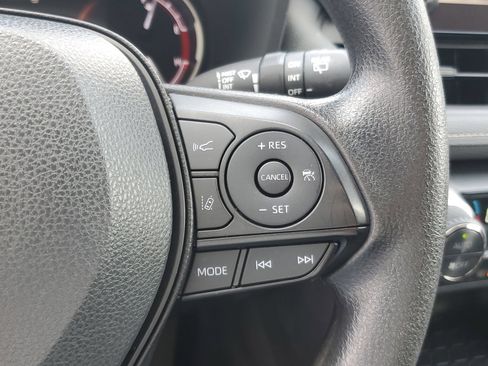 Used 2024 Toyota RAV4 XLE FWD image 23