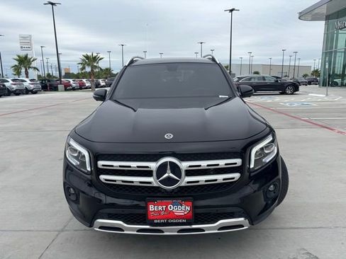 Used 2022 Mercedes-Benz GLB 250 4MATIC w/ Premium Package Lite image 2
