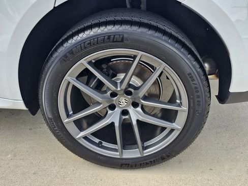 Used 2025 Porsche Macan Turbo AWD/4WD image 16