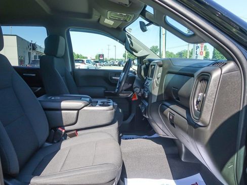 Used 2021 Chevrolet Silverado 1500 Custom Trail Boss w/ Midnight Edition AWD/4WD image 17