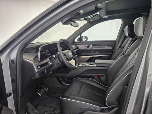 New 2026 Cadillac Lyriq Luxury image 23