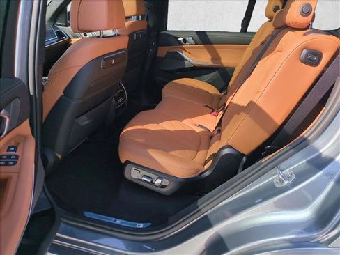 Certified 2026 BMW X7 xDrive40i w/ M Sport Package AWD/4WD image 21