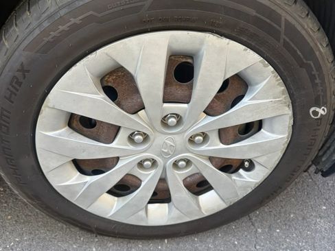 Used 2016 Hyundai Elantra GT image 31