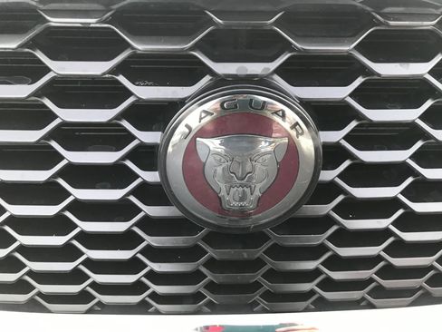 Used 2018 Jaguar E-PACE S image 62