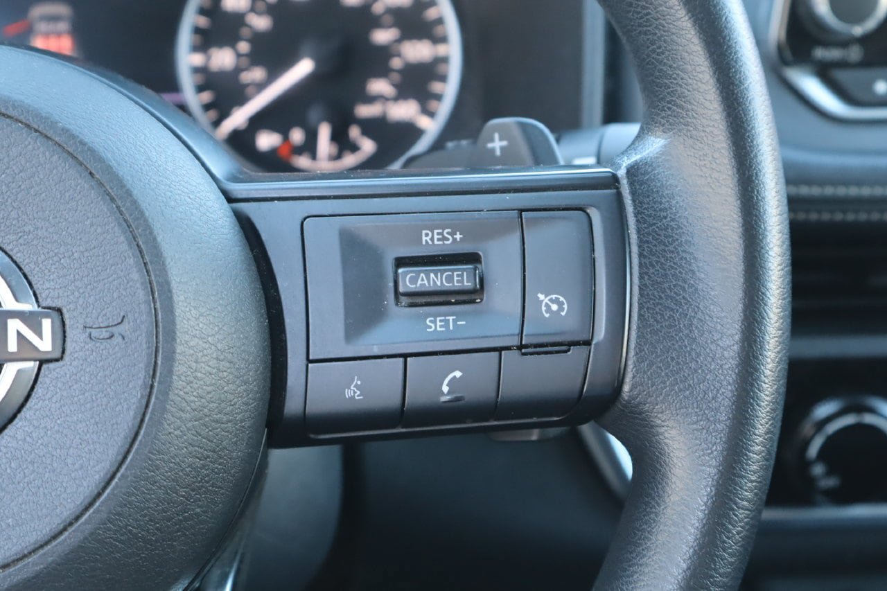 Used 2024 Nissan Rogue S AWD/4WD image 13