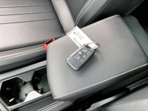 Used 2023 Volkswagen Tiguan SE R-Line AWD/4WD image 30