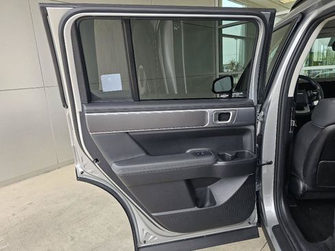 Used 2025 Hyundai Santa Fe SEL AWD/4WD image 16
