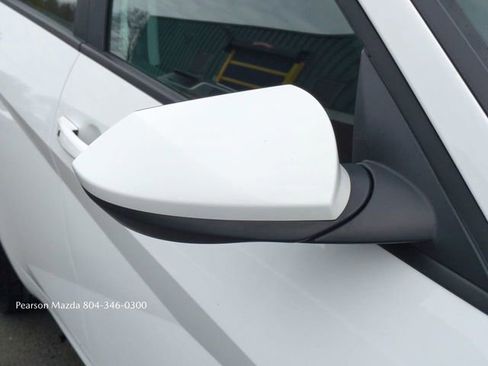 Used 2023 Hyundai Elantra Blue image 13