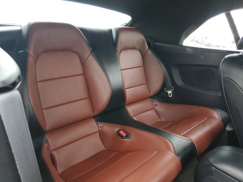 Used 2016 Ford Mustang Premium image 17