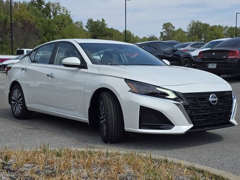 New 2025 Nissan Altima 2.5 SV w/ SV Premium Package image 11