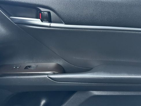 Used 2022 Toyota Camry SE image 20