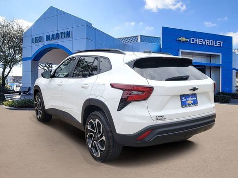 New 2026 Chevrolet Trax RS w/ Sunroof Package image 4