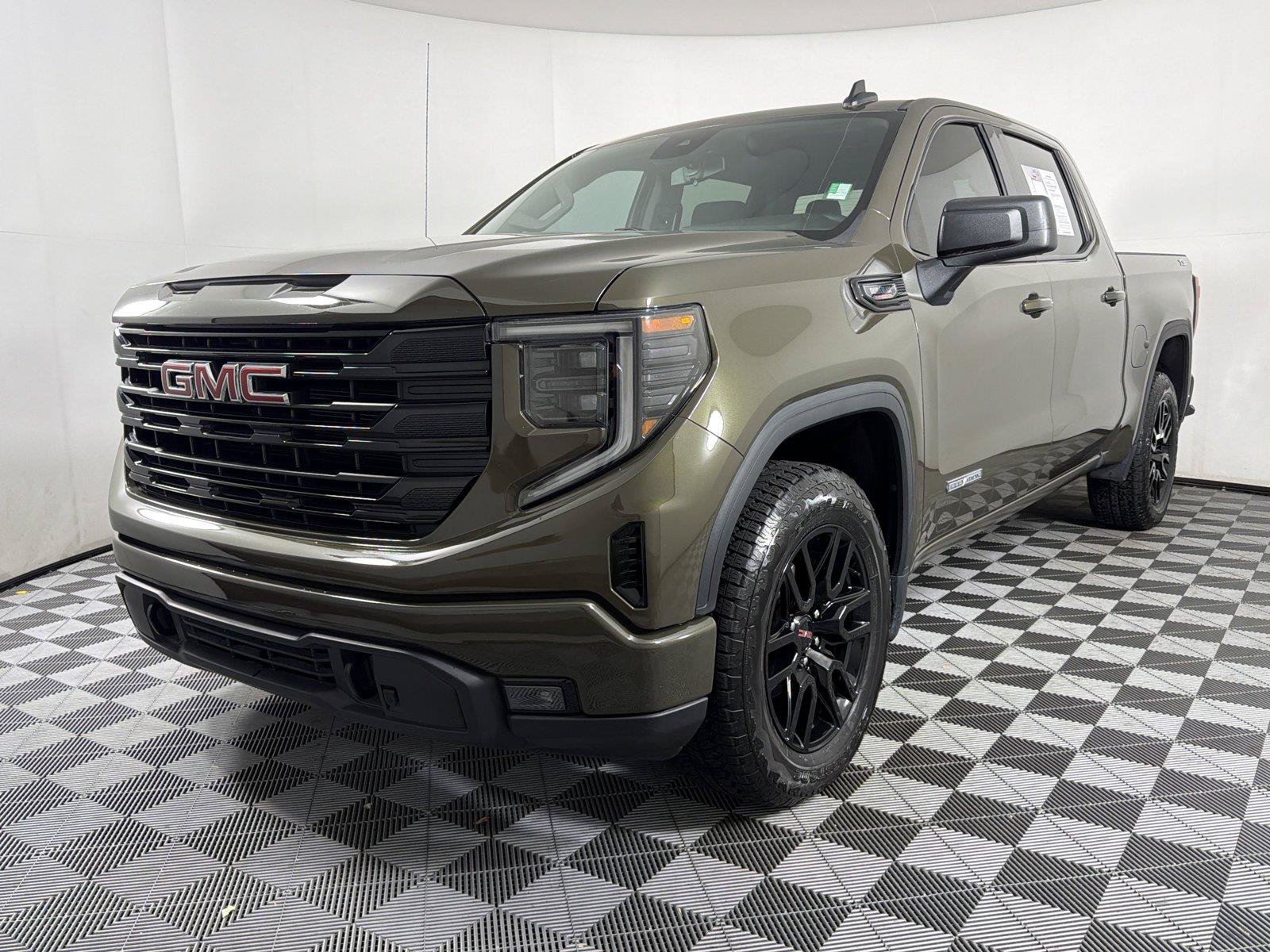 Used 2023 GMC Sierra 1500 Elevation w/ X31 Off-Road Package AWD/4WD image 3