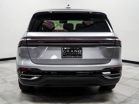 Used 2024 Lincoln Nautilus Premier w/ Equipment Group 102A image 9