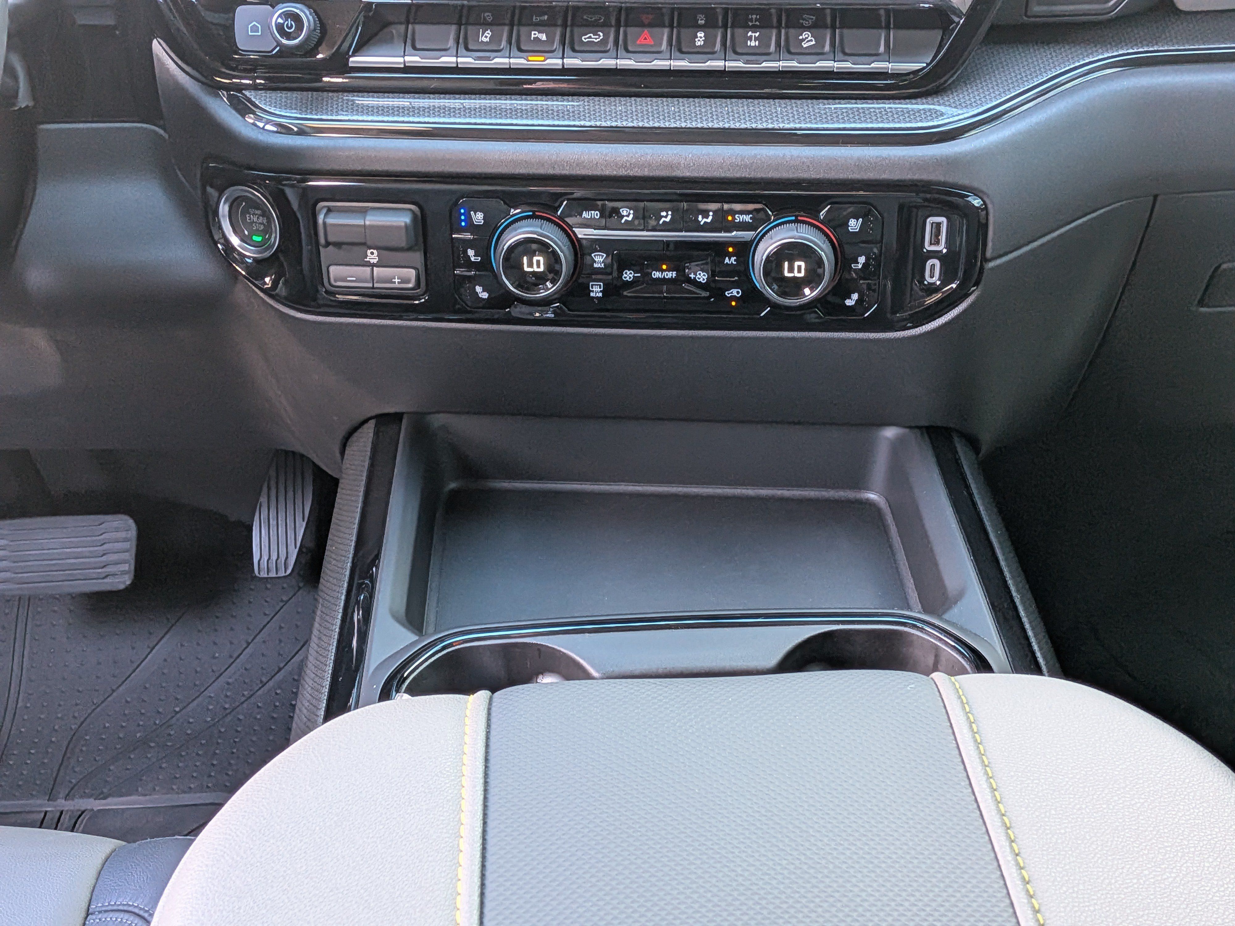 Used 2025 Chevrolet Silverado 2500 ZR2 w/ Technology Package AWD/4WD image 20