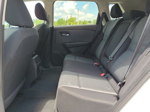 Certified 2023 Nissan Rogue SV FWD image 18