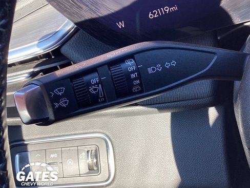 Used 2025 Buick Enclave Preferred AWD/4WD image 23