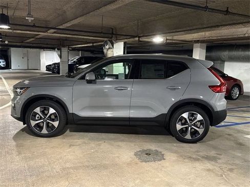 New 2025 Volvo XC40 B5 Core w/ Protection Package Premier AWD/4WD image 4