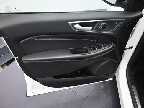 Used 2024 Ford Edge Titanium w/ Equipment Group 301A AWD/4WD image 9