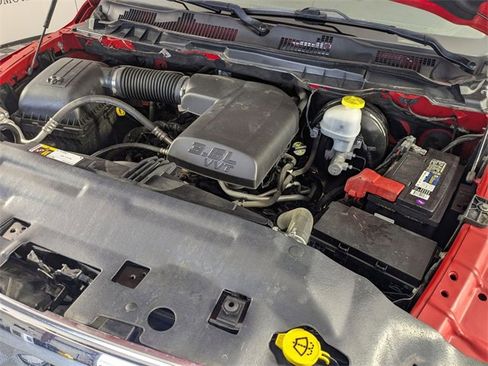 Used 2021 RAM 1500 Classic SLT image 31