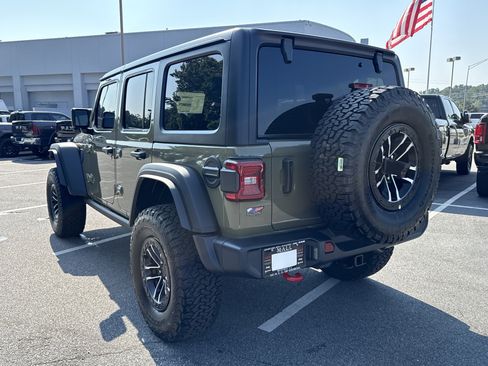 New 2025 Jeep Wrangler Rubicon w/ XTREMEE 35" Tire Package image 8