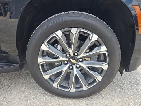 Certified 2025 Chevrolet Tahoe High Country AWD/4WD image 29