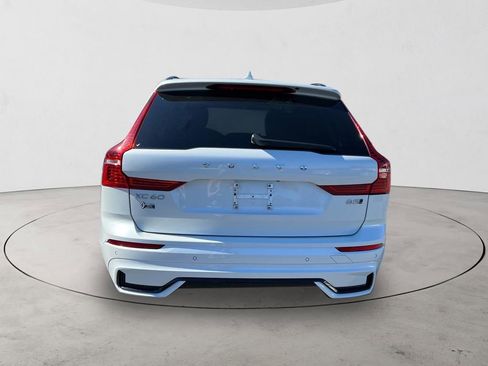 Certified 2025 Volvo XC60 B5 Plus AWD/4WD image 4