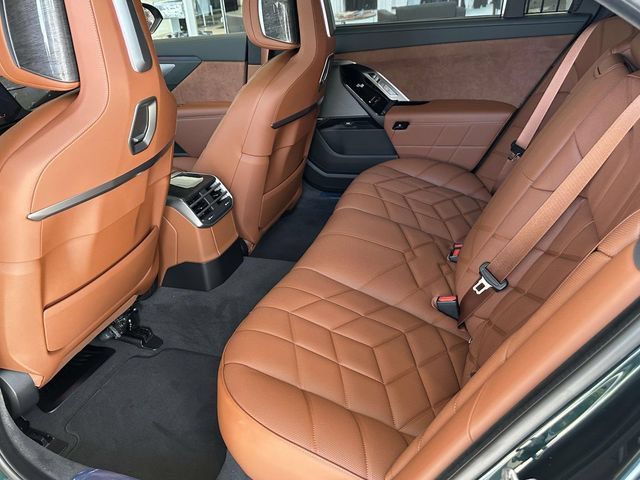 New 2027 BMW 740i xDrive w/ Executive Package AWD/4WD image 8