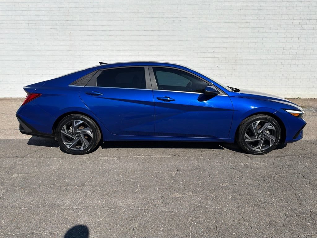 Used 2024 Hyundai Elantra Limited FWD image 1