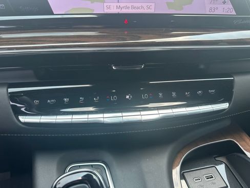Used 2024 Cadillac Escalade Sport Platinum w/ LPO, Floor Liner Package AWD/4WD image 23