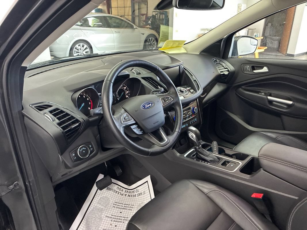 Used 2019 Ford Escape Titanium AWD/4WD image 8