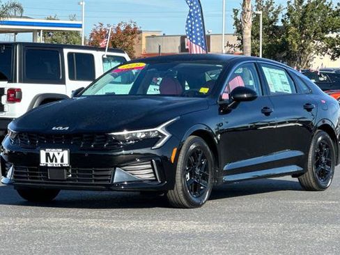 New 2026 Kia K5 LXS image 8