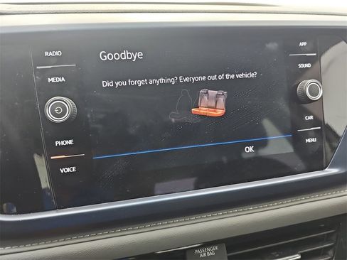 Used 2024 Volkswagen Taos SE image 28