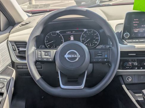 Used 2023 Nissan Rogue SV AWD/4WD image 12