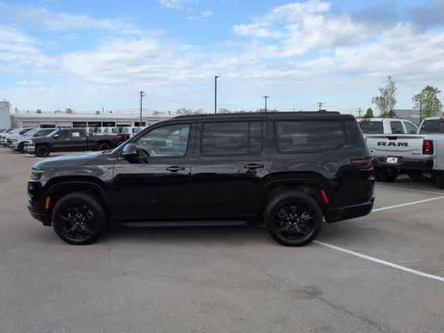 Used 2023 Jeep Wagoneer Series II AWD/4WD image 5