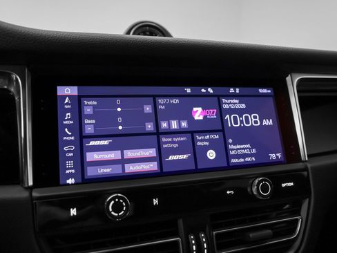 Certified 2025 Porsche Macan image 31