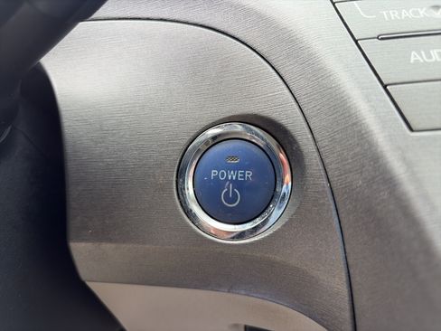 Used 2015 Toyota Prius Four FWD image 38