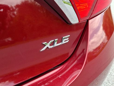 Used 2015 Toyota Camry XLE w/ Moonroof Package FWD image 30